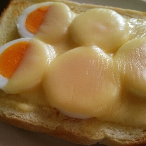 ゆで卵のチーズトースト